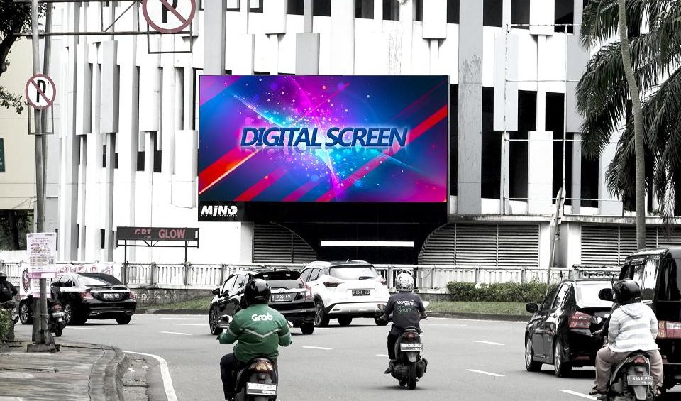 Mengapa LED Videotron Lebih Efektif Dibandingkan Billboard Konvensional?